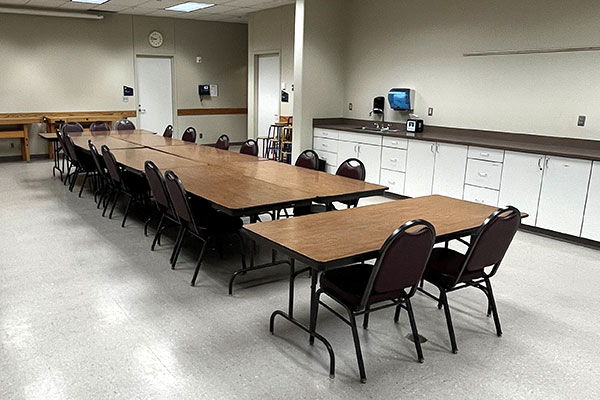 Room with table with chairs and counter