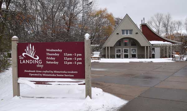 Landing Shop Exterior